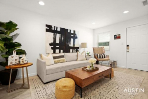 Great Clarksville Condo Near W 6th plus Free Parking